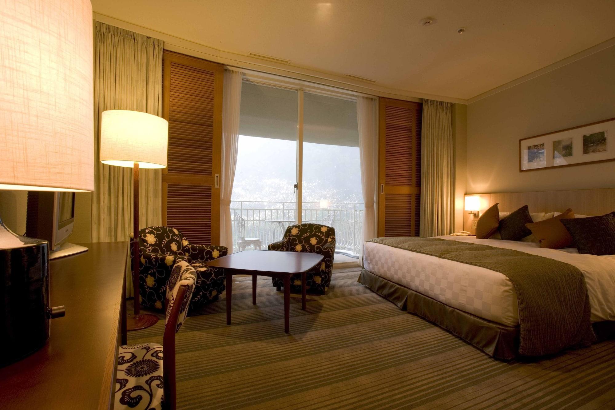 Hotel The Ashinoko 4*